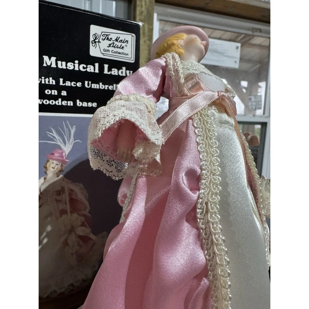 Vintage Victorian Musical‎ Lady Spins On Wooden Base The Main Aisle Gift
